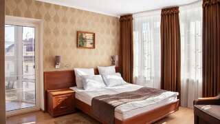 Отель Вилла Марта Трускавец Двухместный номер с 1 кроватью или 2 отдельными кроватями-3